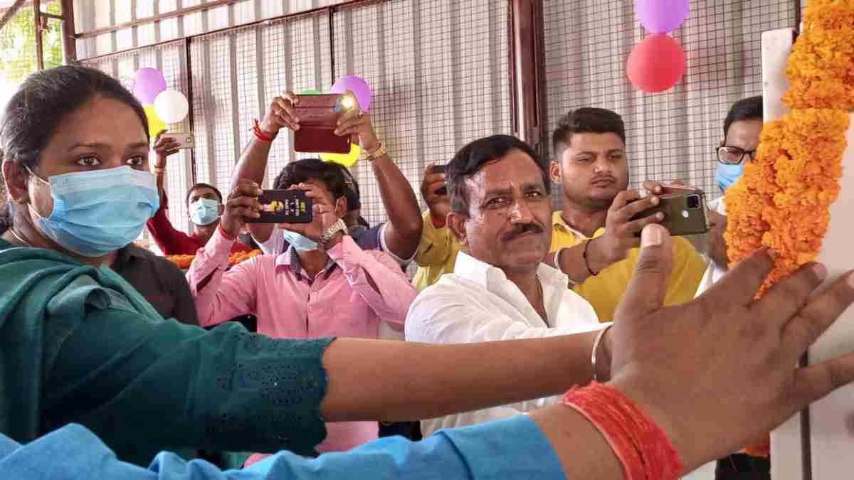 Zip President Anirudh Tripathi handed over oxygen plant