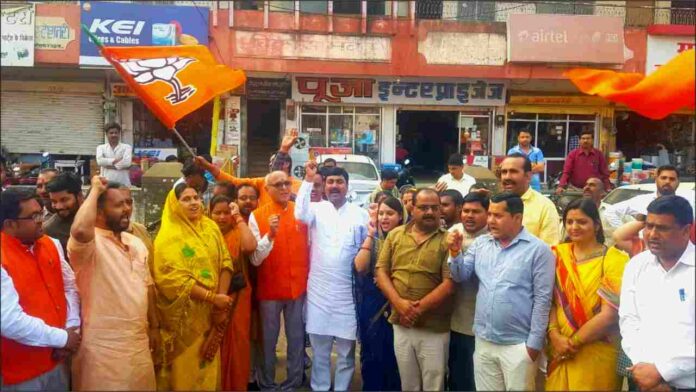 BJP's celebration of Vijayshree in UP elections fiercely